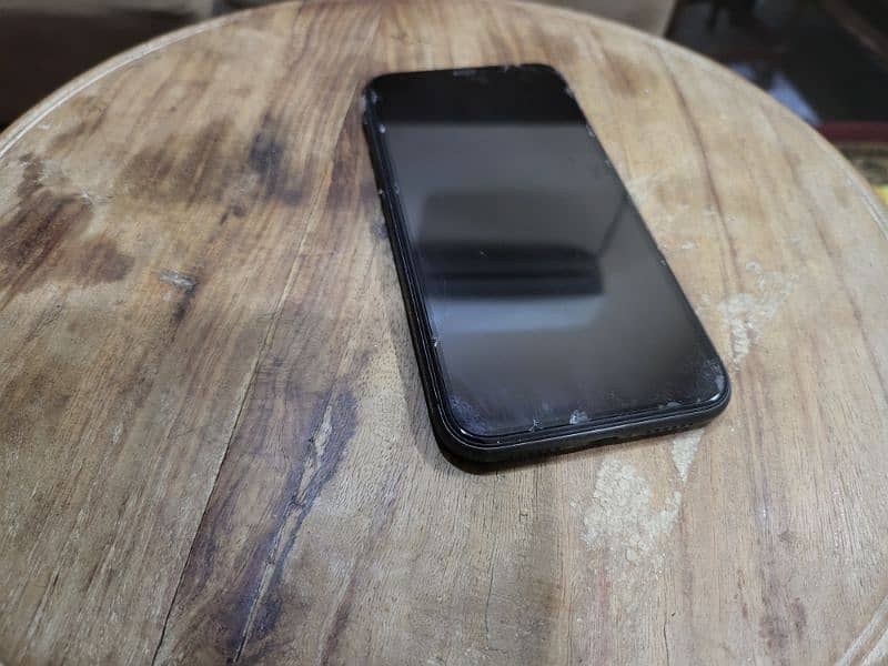 iphone 11 128gb PTA approved  with original box 2