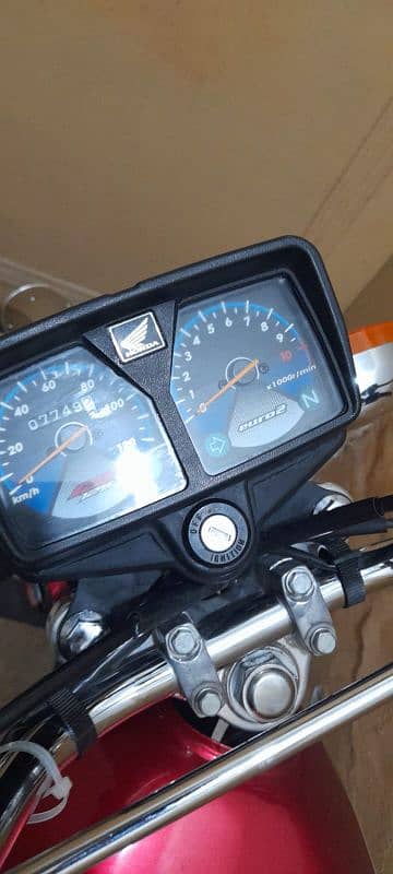 Honda 125 model 2022 7700  km Driven   Islamabad register 10