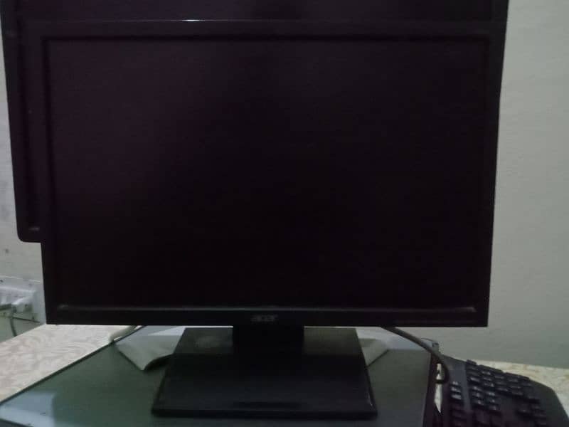 Acer 19 inch 1