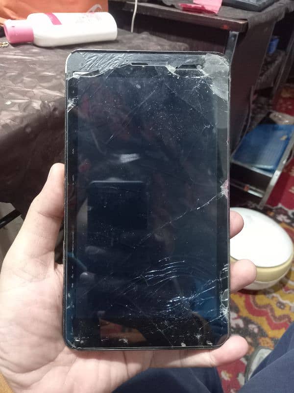 Huawei Tab panel tuta hua hai 0