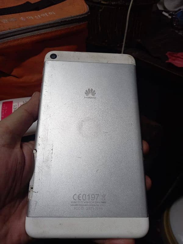 Huawei Tab panel tuta hua hai 1