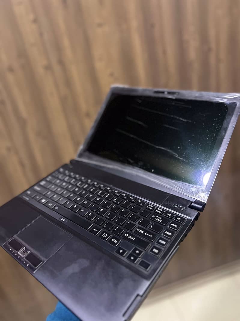 Toushiba Laptop For Sell 4