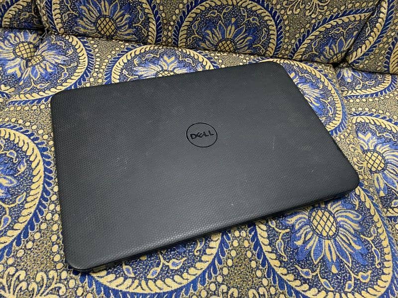 Dell   Celeron 04GB 500GB Win10 15.6" 720p 2