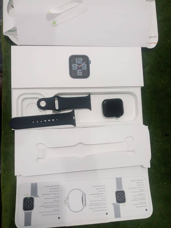 Smart watch original apple SE 40mm (2nd gen) black colour 0