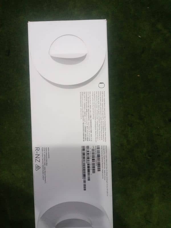 Smart watch original apple SE 40mm (2nd gen) black colour 3