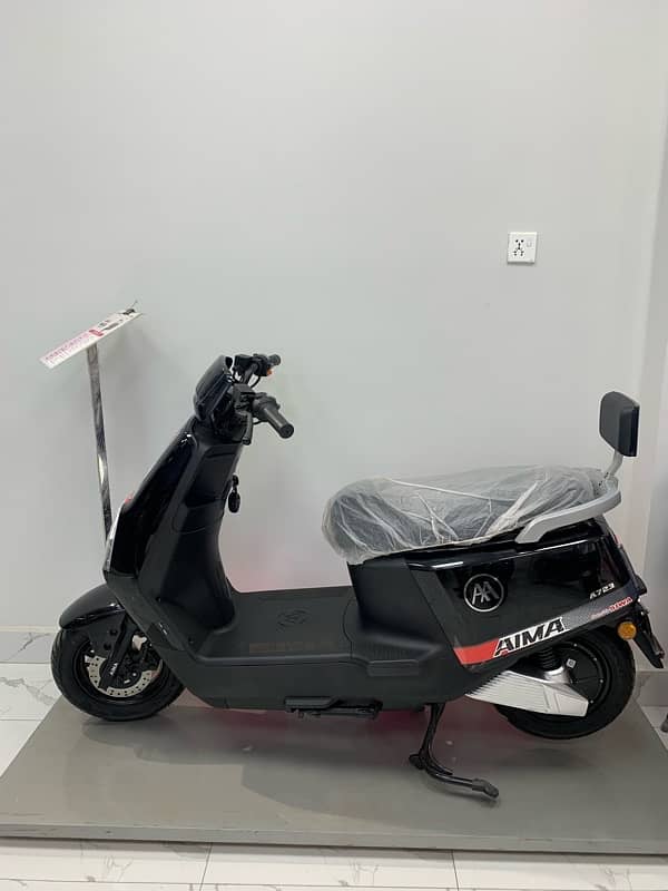 Aima Pulse A723 Electric scooty/scooter 5