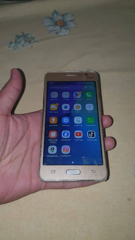 Samsung Galaxy grand prime + 6