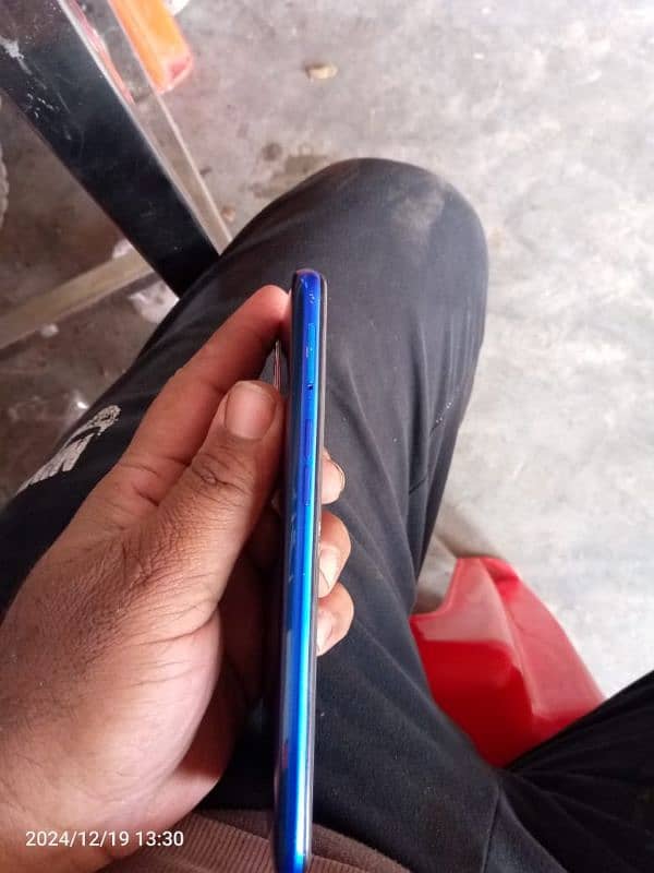 realme 5 4GB 64 GB 8