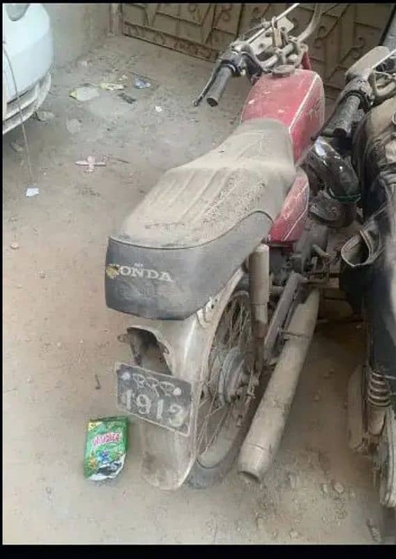 honda cd70  urgnt sell karni hai 24k 1