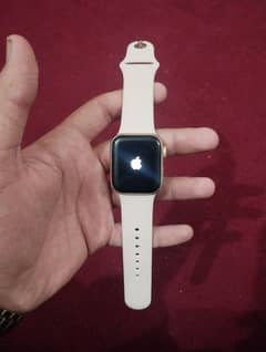 Apple watch series 4 GPS [40mm] gold