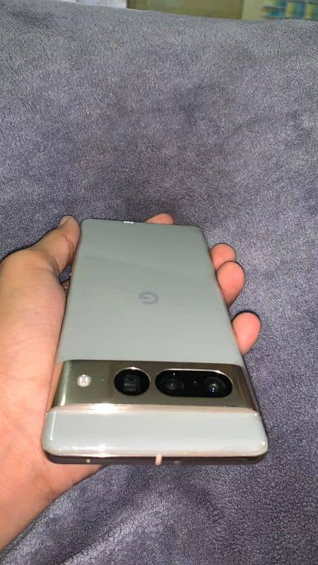 Google pixel 7 pro Mobile phone 2