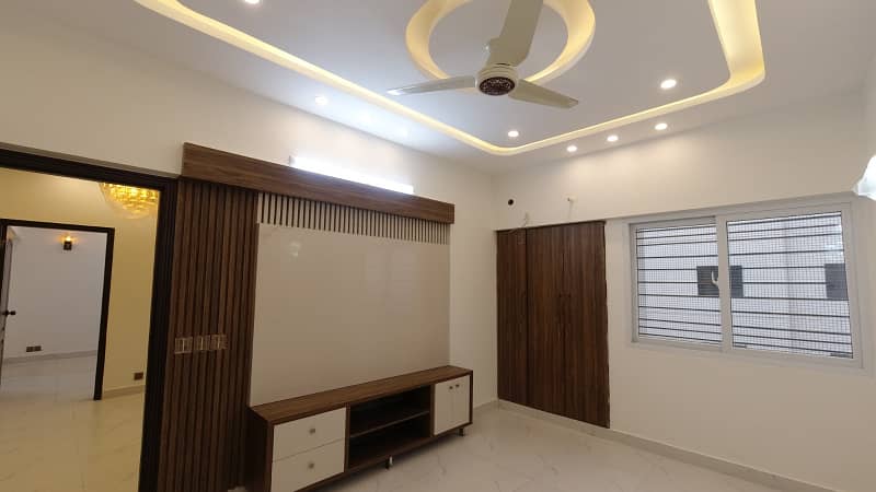 2 Bed D/D Brand New Flats Available For Sale In Royal 8 Icon Different Floors 10