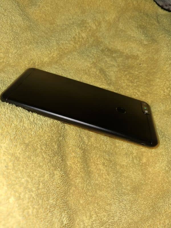 Honor 7C Black Colour/Lush Piece 2