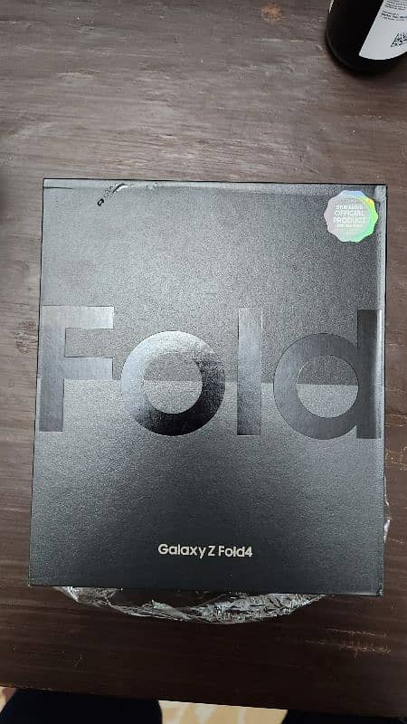 Samsung Z4 Flod 12/512GB Brand New Coundiotion. 10