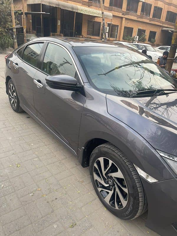 Honda Civic VTi Oriel 2018 total genuine paint not a single scratch 7