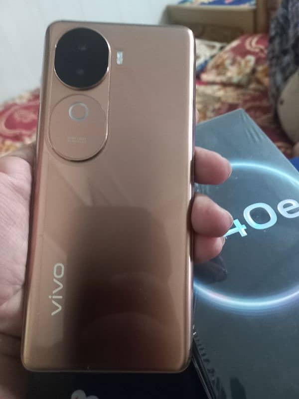 vivo v40e 8gb 256gb bronze 10/10 condition 3