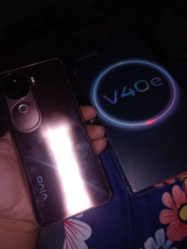 vivo v40e 8gb 256gb bronze 10/10 condition 4