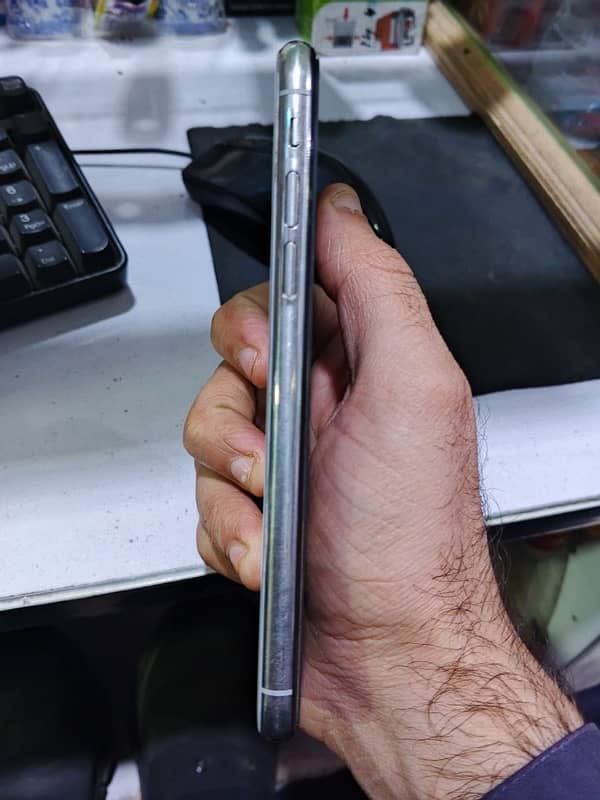 IPHONE X 64GB OFFICIAL PTA APPROVED BATTERY AND PANEL CHANGE 3