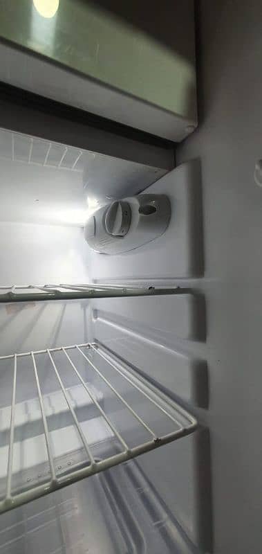 room fridge new condition itna use ni hua 6