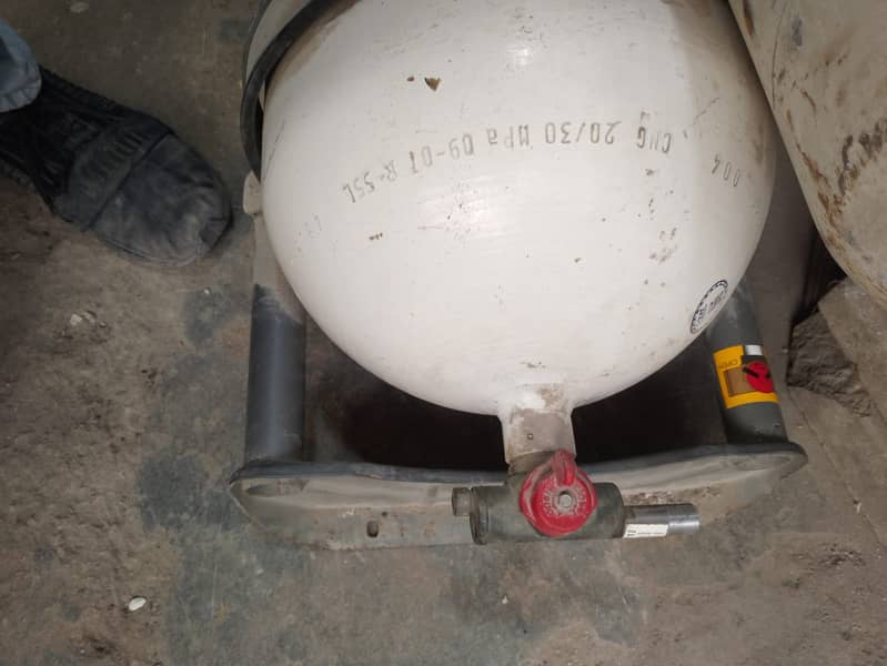 CNG cylinder 0