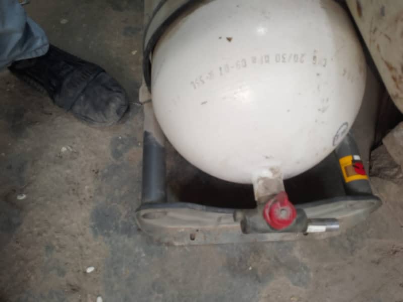 CNG cylinder 4