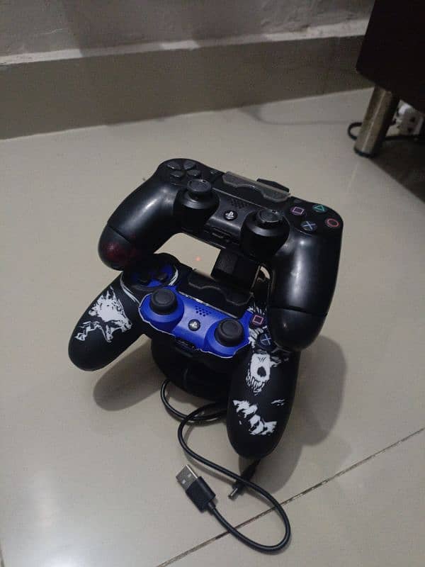 controller charger and holder 1