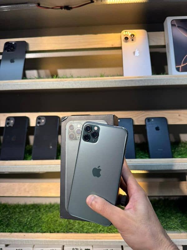 iPhone 11 pro max PTA.         11,12,13,14,15,16 0