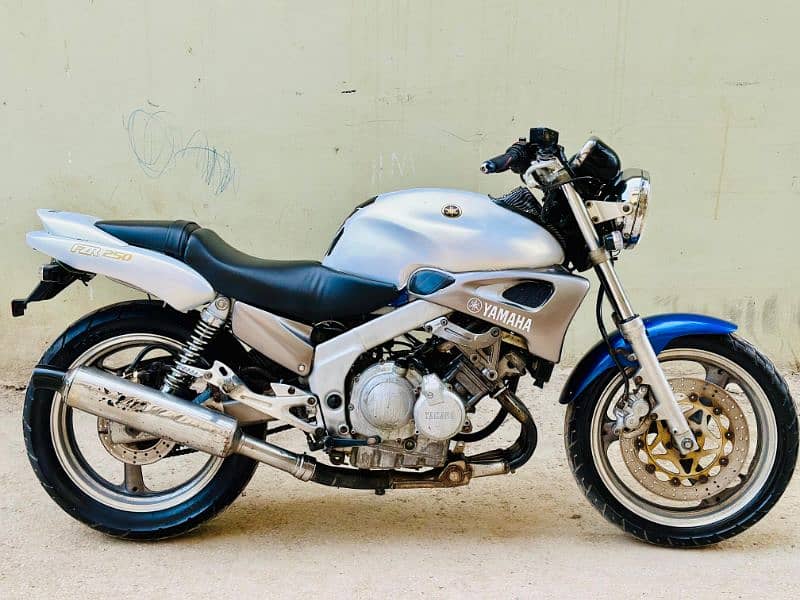 Yamaha zeel 250cc 4 cylinder 5