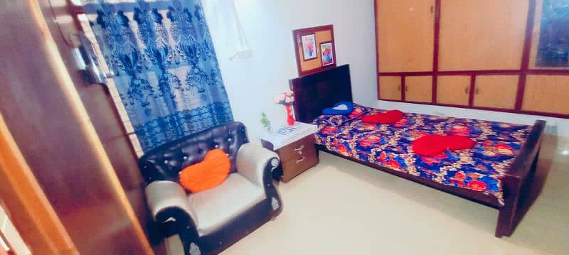 Luxury furnished rooms for females at 6 no chungi Multan 2