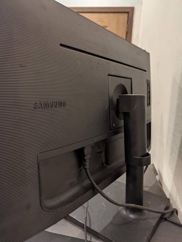 samsung 27 inch 2k resolution 75 hz borderlesss 4