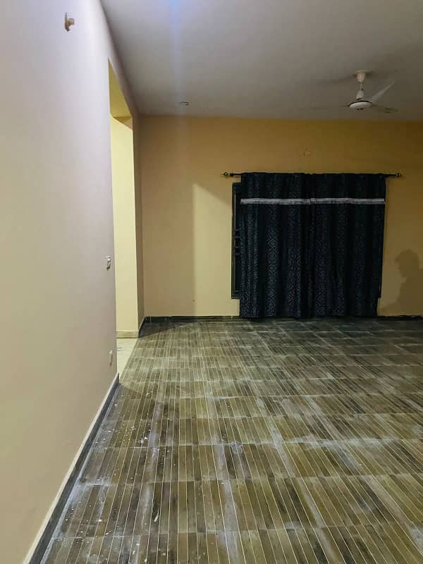 14 Marla Upper Portion For Rent With Sollar Near Ucp University Shaukat Khanam Chowk 0