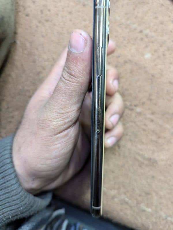 iphone 11 pro max non pta 1