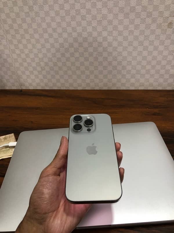 Iphone 15 pro Natural Titanium 128GB JV 2