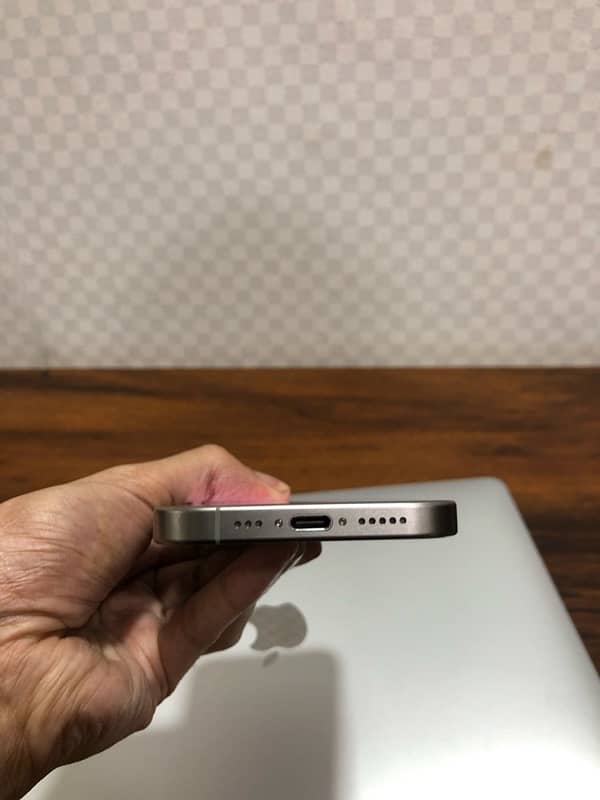 Iphone 15 pro Natural Titanium 128GB JV 3