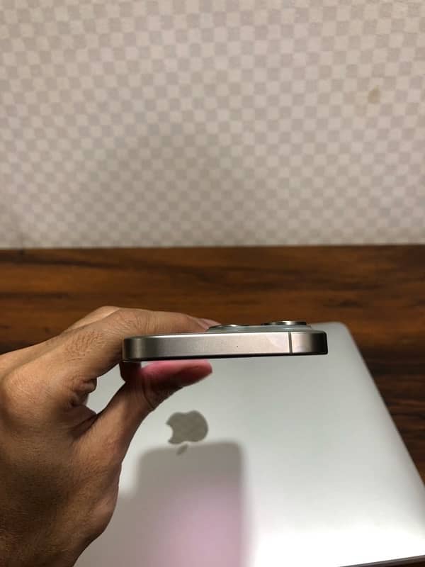 Iphone 15 pro Natural Titanium 128GB JV 4