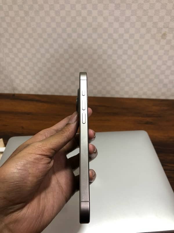 Iphone 15 pro Natural Titanium 128GB JV 6