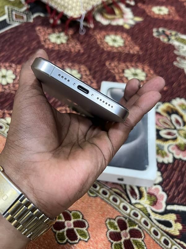 iPhone 15 Pro Max  / 256GB / Non Pta 0