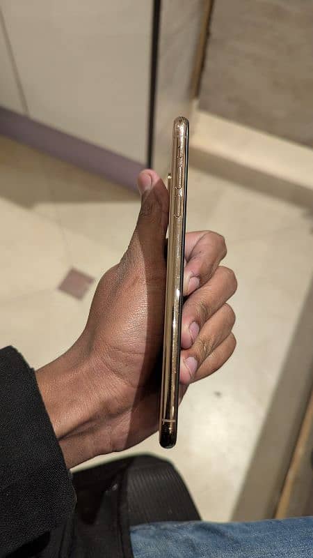 Iphone XS MAX 64GB PTA Approved 3