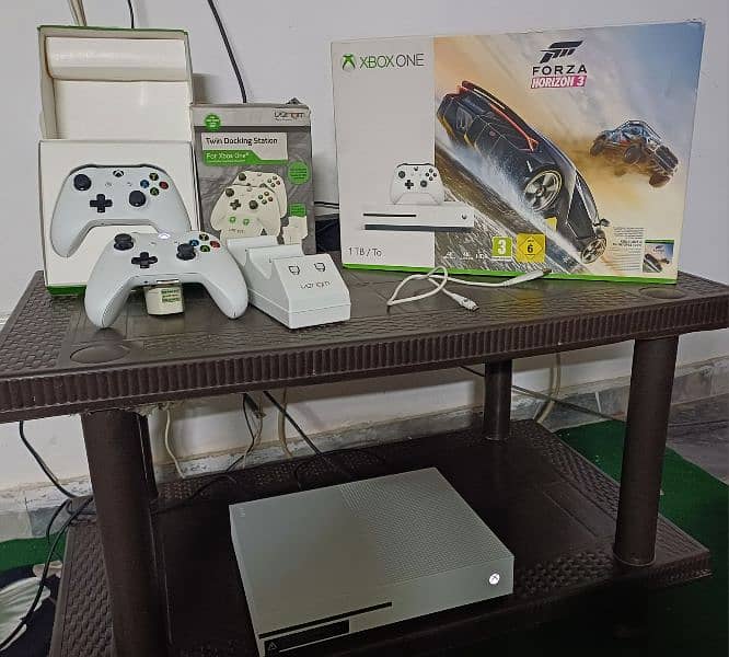 Xbox One S for sale 0