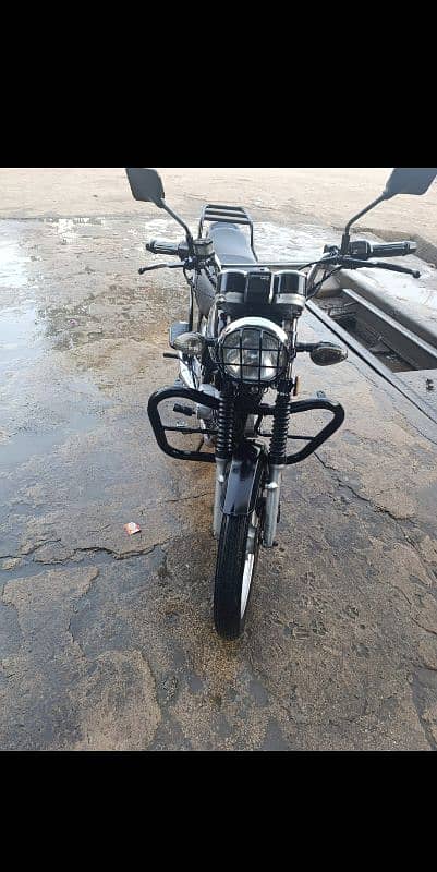 Suzuki GS-150 Model 2020 9