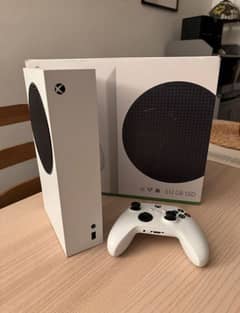 Xbox Series S (Almost New)