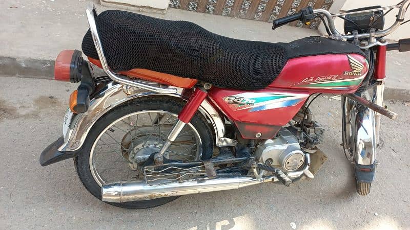 urgent selling Honda CD-70 0333 6080698 for contact 6