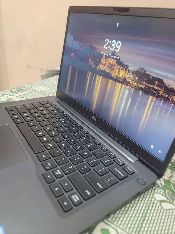 Dell i7 (8 generation) 3