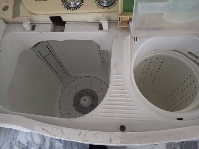 Kenwood washing plus dryer 0