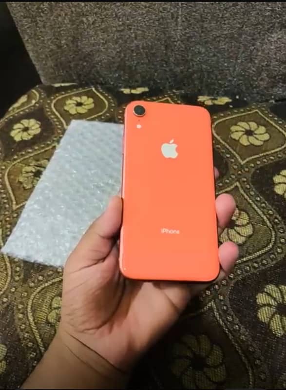 iPhone XR 64gb factory unlocked lush condition 0