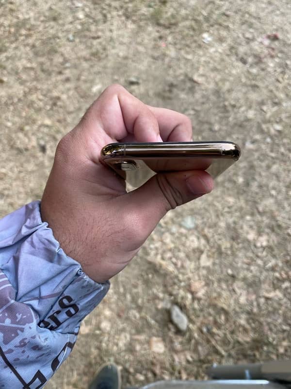 iPhone XS non-pta 4