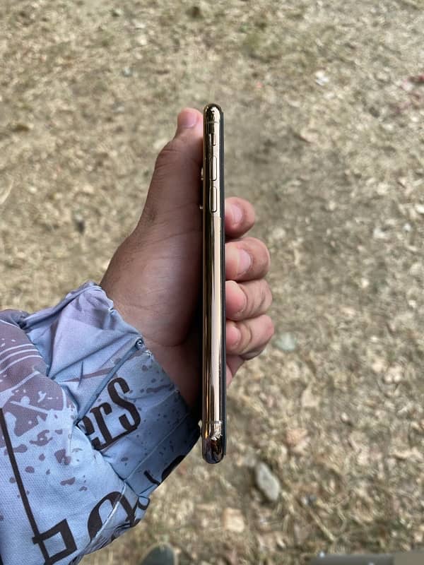 iPhone XS non-pta 6