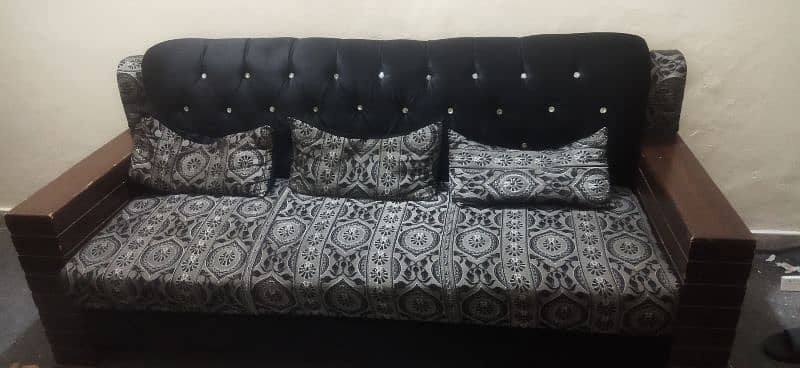 5 seater sofa 0