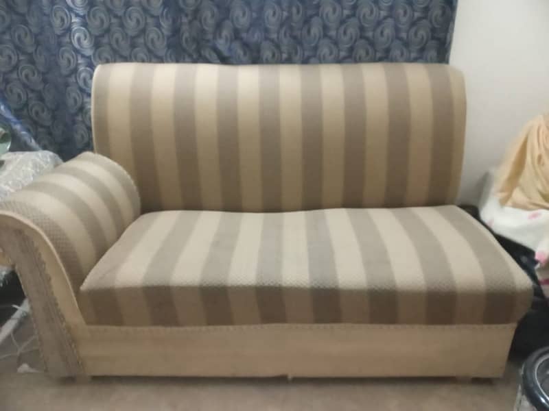 Sofaa 2 seater(2) and 1 Sofa one side arm design 5