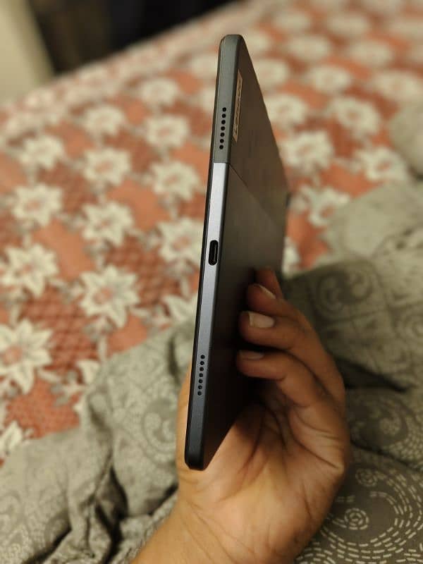 10x10 condition not a single scratch 6 into 128 GB Lenovo tab p11 4